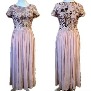 Pink Short Sleeve Betsey & Adam Sequined Gown\Dress Size 4